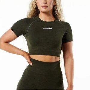 Alphalete Amplify Olive Green Seamless Short Sleeve Crop Top size S . New no tag